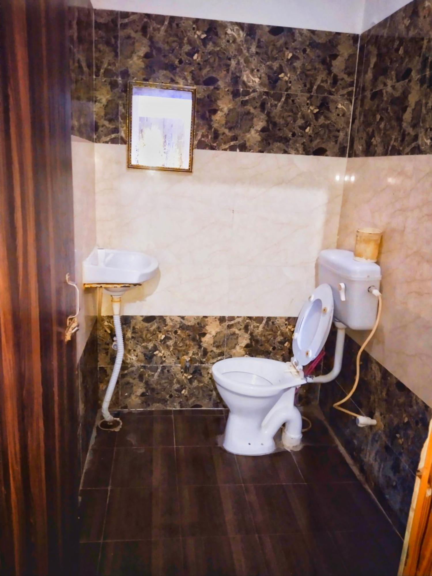 Balaji Homestay Mathura In Vrindavan Exterior foto