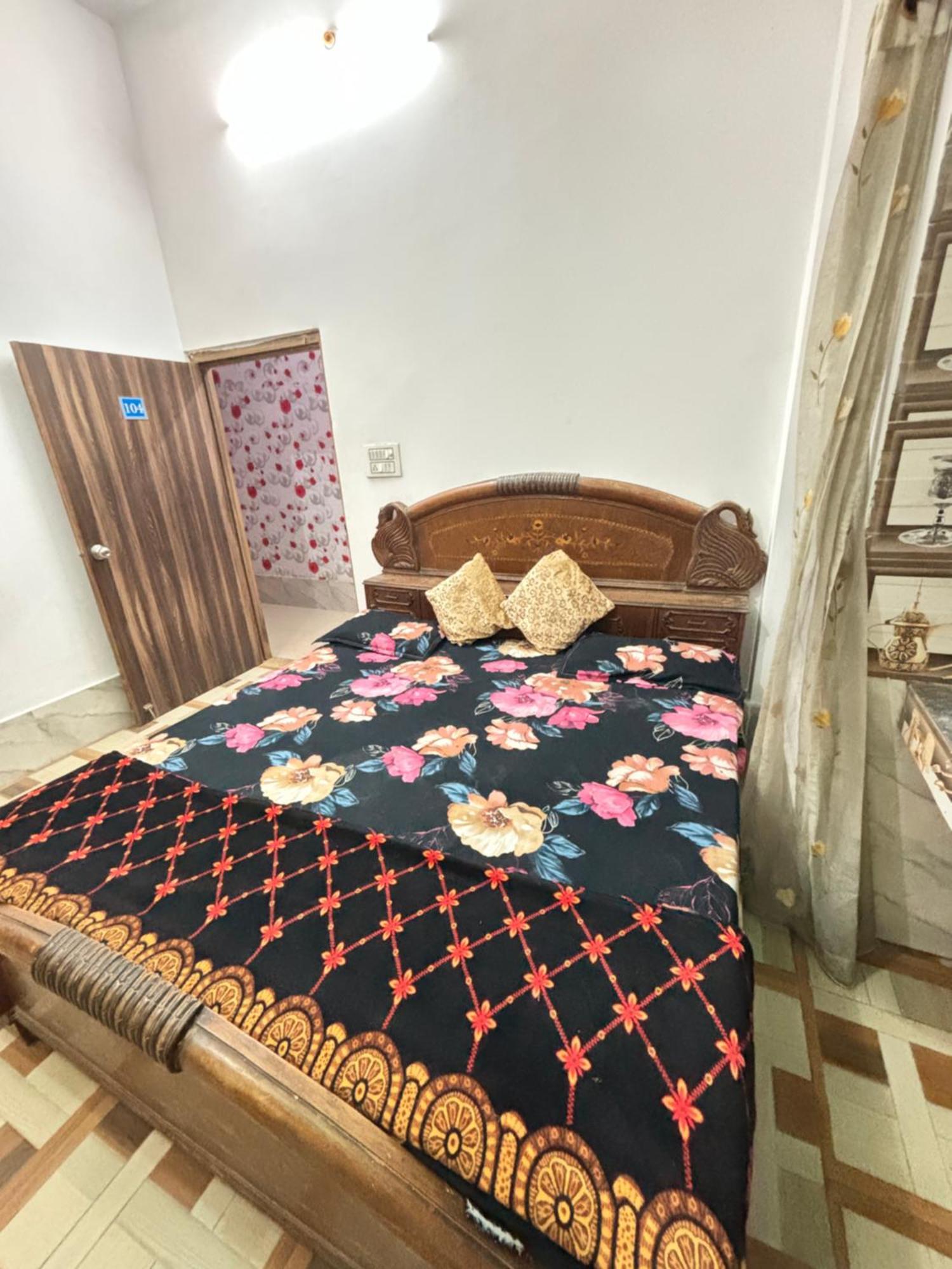 Balaji Homestay Mathura In Vrindavan Exterior foto