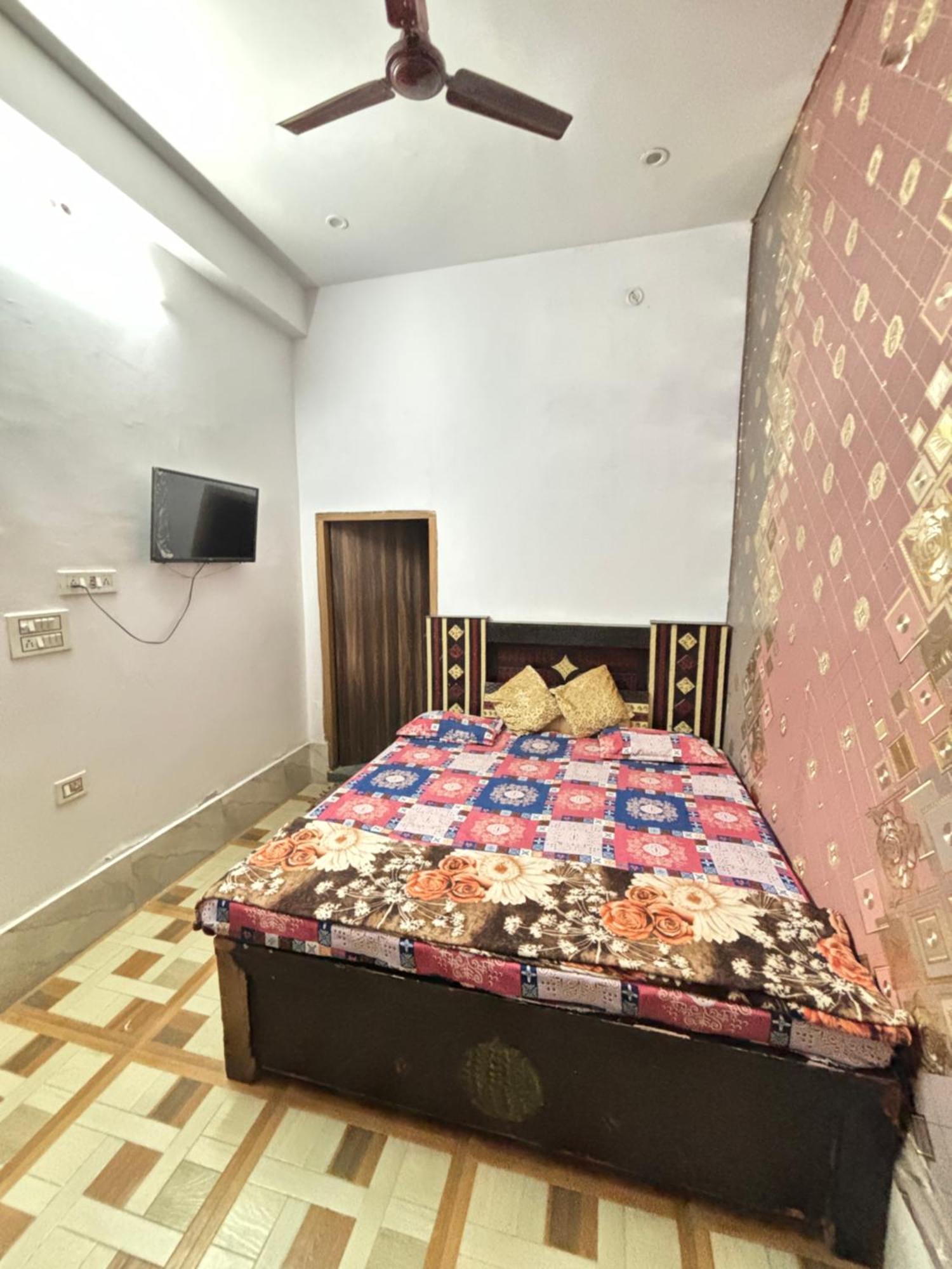 Balaji Homestay Mathura In Vrindavan Exterior foto
